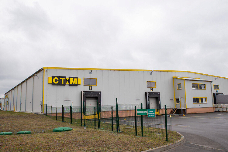 Construction of a boiler house comprising a boiler with thermal oil coolant